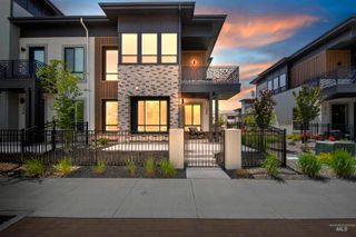 386 E Presidio Ln, Eagle, ID 83616
