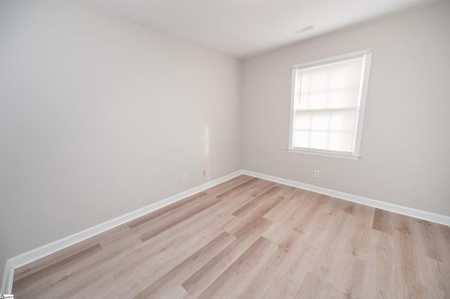 1466 B Dover Road, Spartanburg, SC 29301