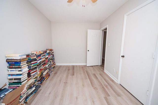 1466 B Dover Road, Spartanburg, SC 29301