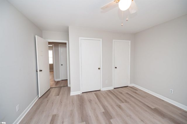 1466 B Dover Road, Spartanburg, SC 29301