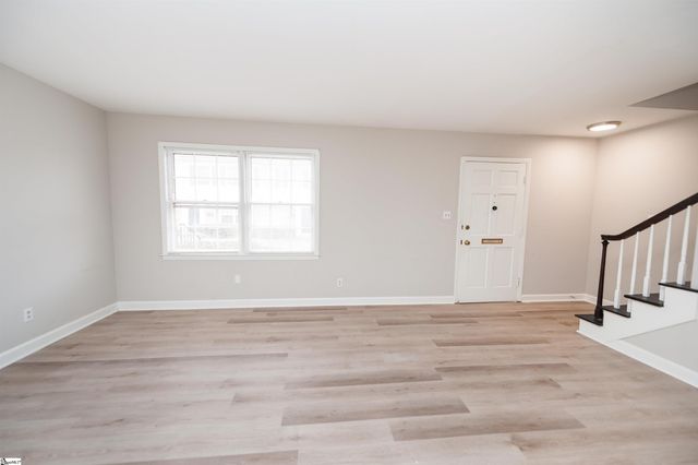 1466 B Dover Road, Spartanburg, SC 29301