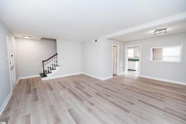 1466 B Dover Road, Spartanburg, SC 29301