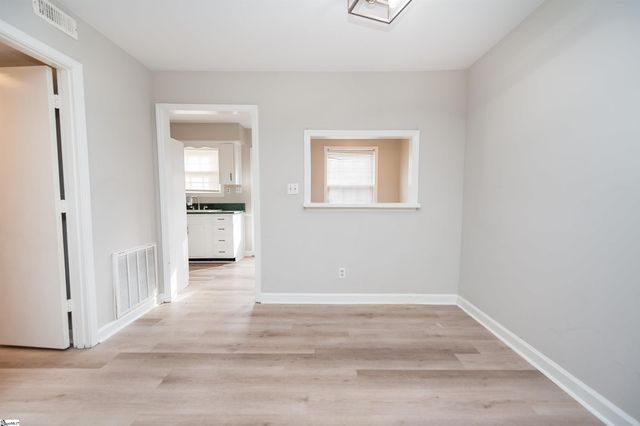 1466 B Dover Road, Spartanburg, SC 29301