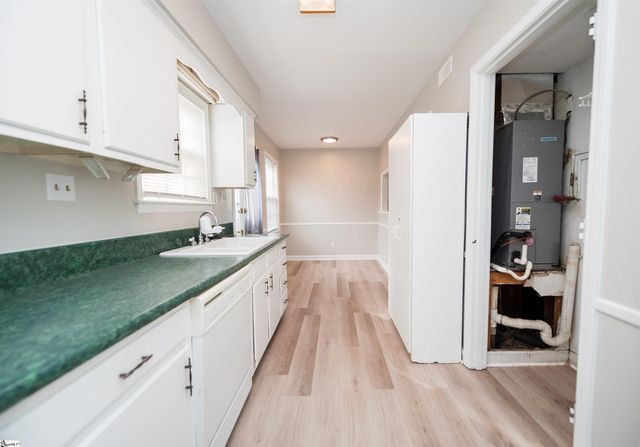 1466 B Dover Road, Spartanburg, SC 29301