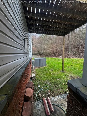 73 Calloway Camp Road, Verdunville, WV 25649