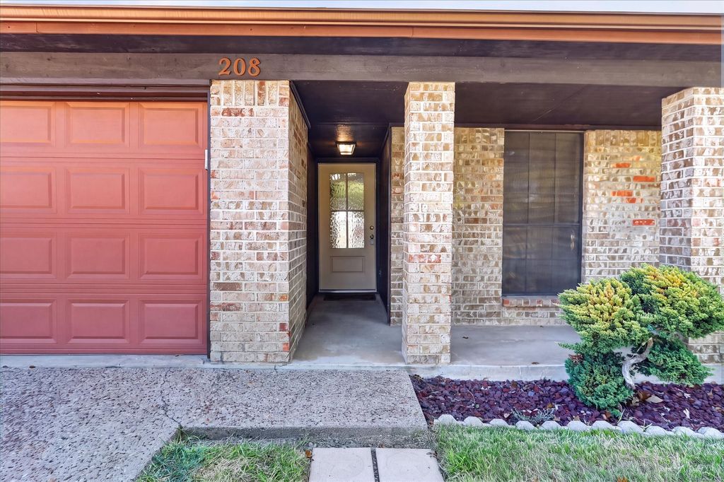 208 Asbury Drive, Saginaw, TX 76179 — photo 5