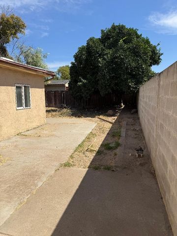 2112 Conant Ave, Modesto, CA 95350
