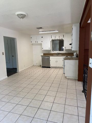 2112 Conant Ave, Modesto, CA 95350