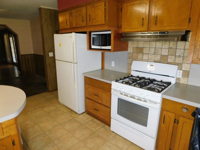 214 Springhill Airport Loop, Springhill, LA 71075