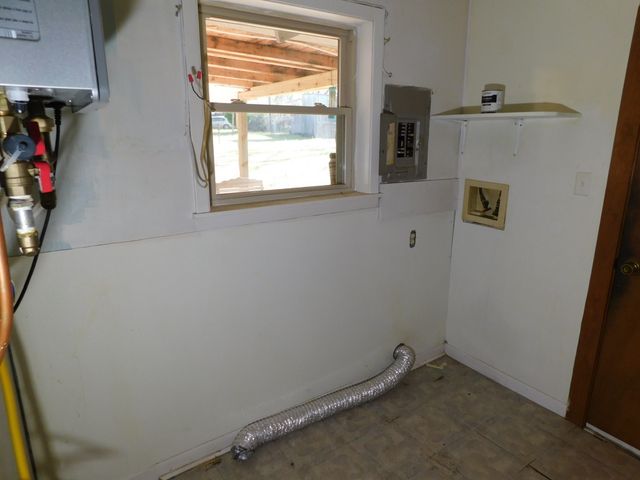 214 Springhill Airport Loop, Springhill, LA 71075