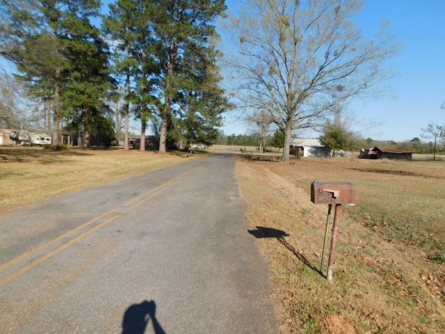 214 Springhill Airport Loop, Springhill, LA 71075
