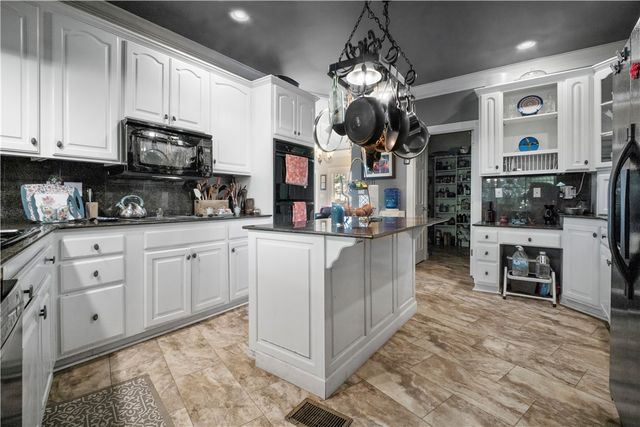 910 Page Road, Russellville, AR 72802