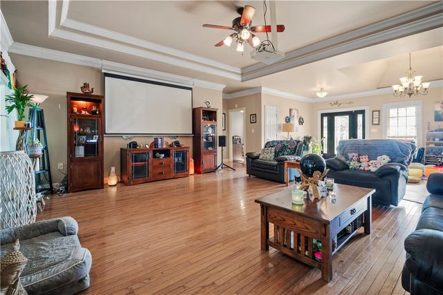 910 Page Road, Russellville, AR 72802