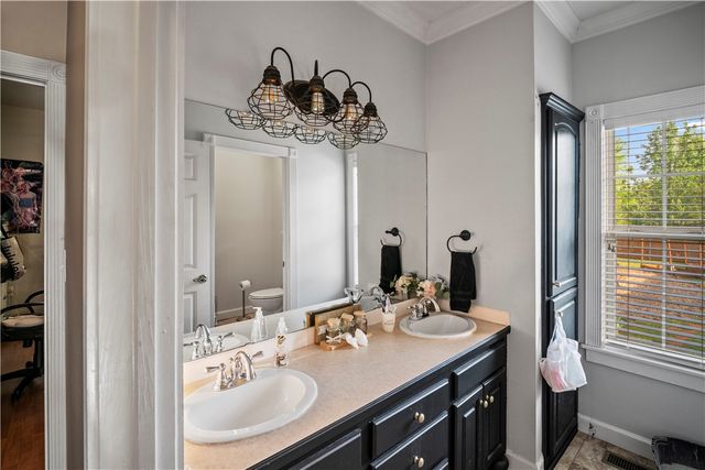 910 Page Road, Russellville, AR 72802