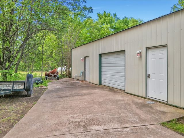 910 Page Road, Russellville, AR 72802