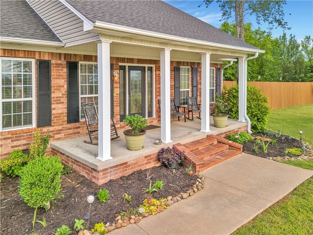 910 Page Road, Russellville, AR 72802