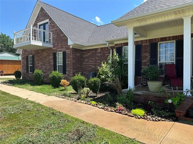 910 Page Road, Russellville, AR 72802