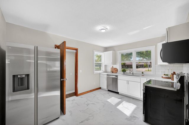 1902 State Street, Granger, IA 50109