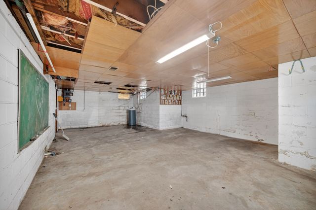 1902 State Street, Granger, IA 50109