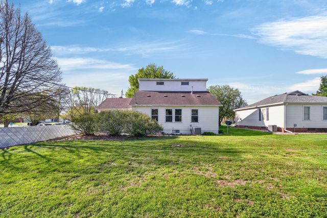 1902 State Street, Granger, IA 50109