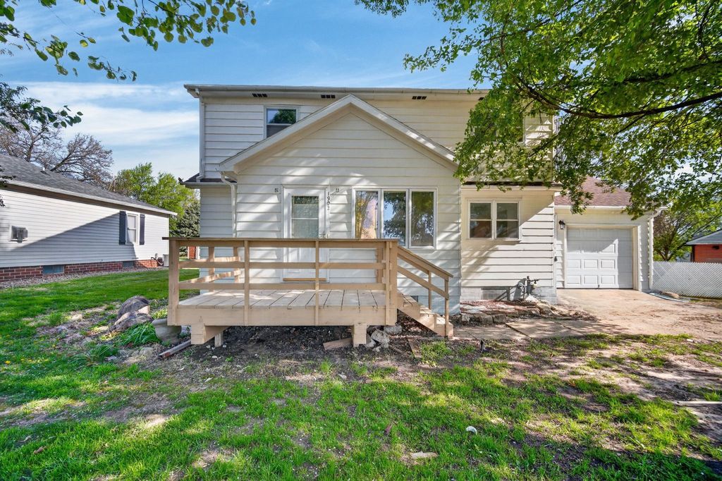 1902 State Street, Granger, IA 50109