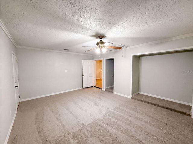 827 DORA AVENUE, Tavares, FL 32778