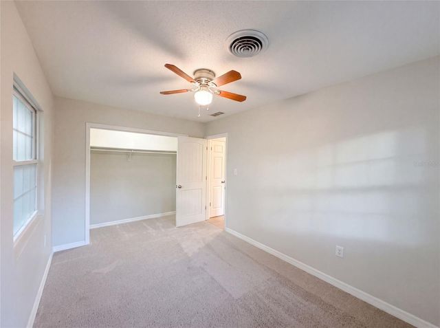 827 DORA AVENUE, Tavares, FL 32778