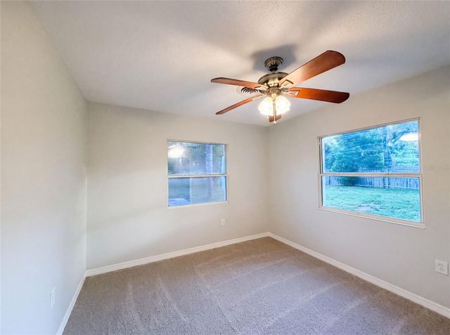 827 DORA AVENUE, Tavares, FL 32778