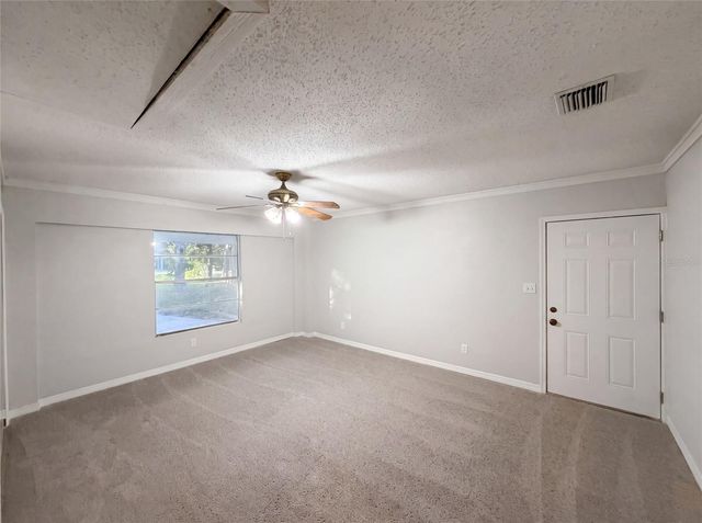 827 DORA AVENUE, Tavares, FL 32778