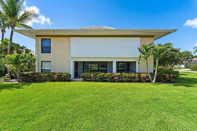 1 SE TURTLE CREEK Drive A, Jupiter, FL 33469