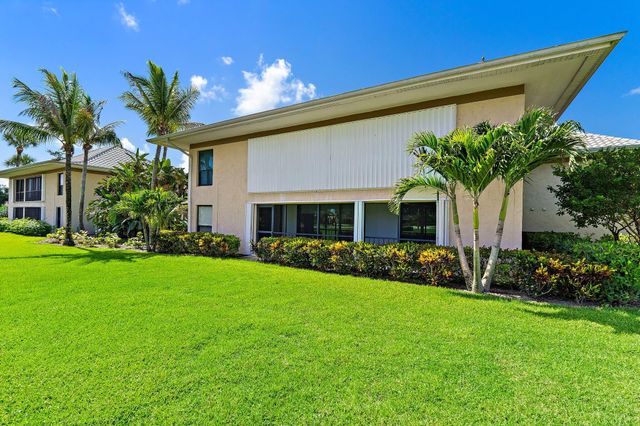 1 SE TURTLE CREEK Drive A, Jupiter, FL 33469
