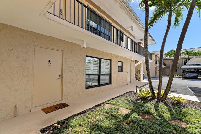 1 SE TURTLE CREEK Drive A, Jupiter, FL 33469