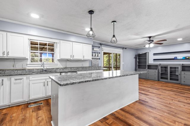 617 Danbridge Drive, Hixson, TN 37343