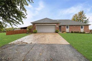 13870 S Moonlight Road, Olathe, KS 66061