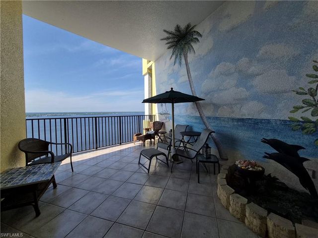 2797 First ST 2002, Fort Myers, FL 33916