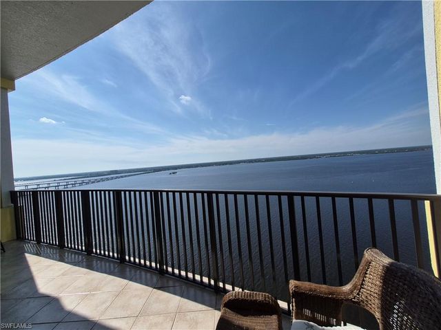 2797 First ST 2002, Fort Myers, FL 33916