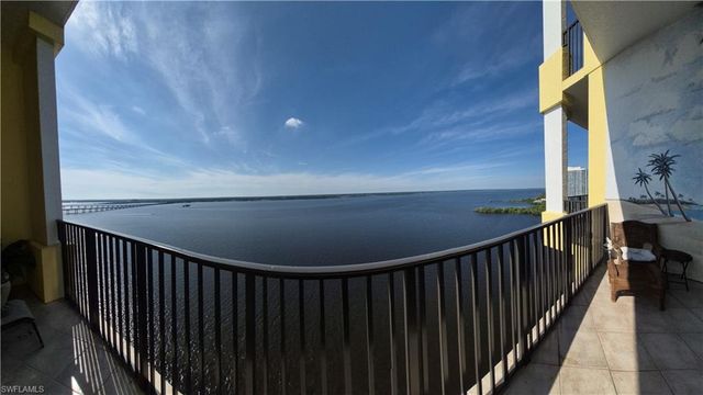 2797 First ST 2002, Fort Myers, FL 33916