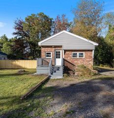 3 Margaret Avenue, Raymond, NH 03077