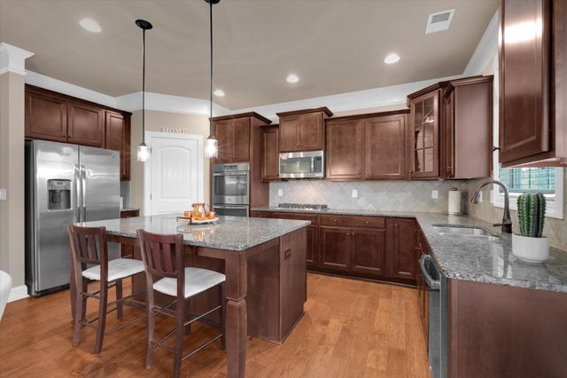 19 Wood Hollow Circle, Greer, SC 29650