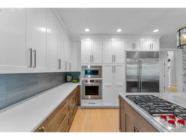 3151 ALBER SPRING Ct, Lake Oswego, OR 97034