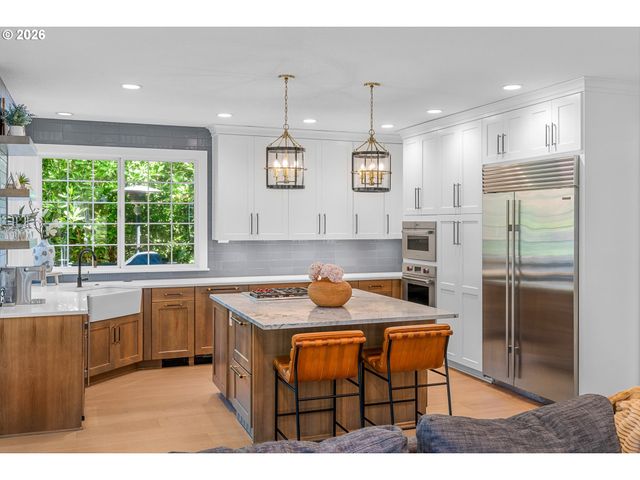 3151 ALBER SPRING Ct, Lake Oswego, OR 97034