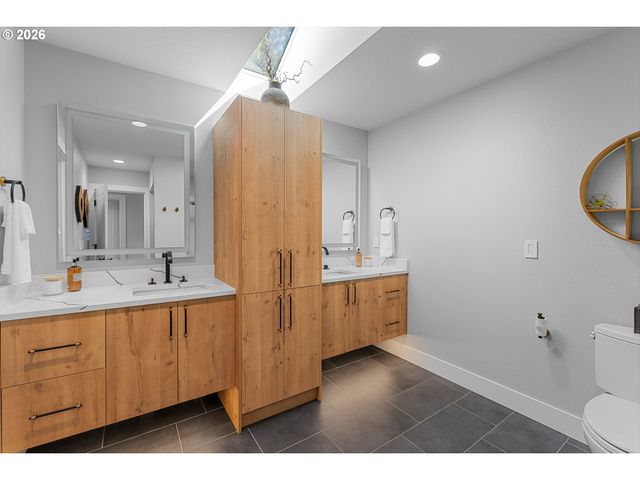 3151 ALBER SPRING Ct, Lake Oswego, OR 97034