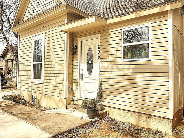 605 Olive Street, Cleburne, TX 76031