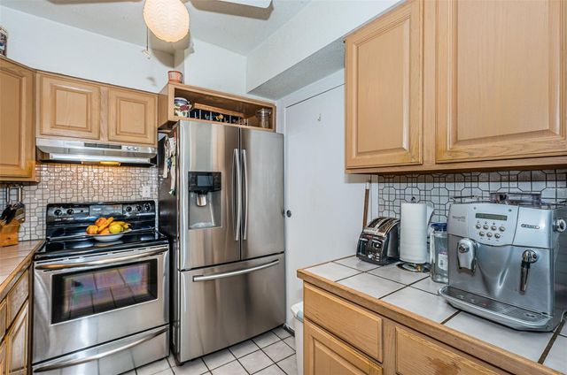 10365 PARADISE BOULEVARD 16, Treasure Island, FL 33706