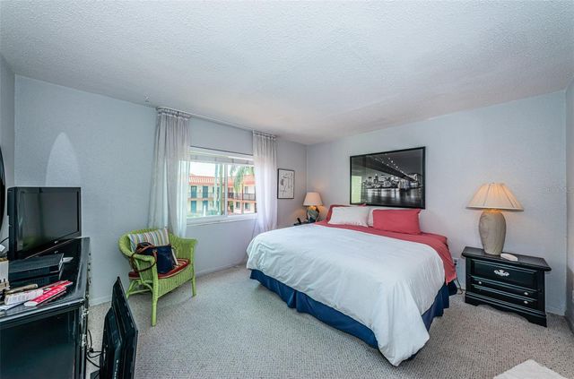 10365 PARADISE BOULEVARD 16, Treasure Island, FL 33706