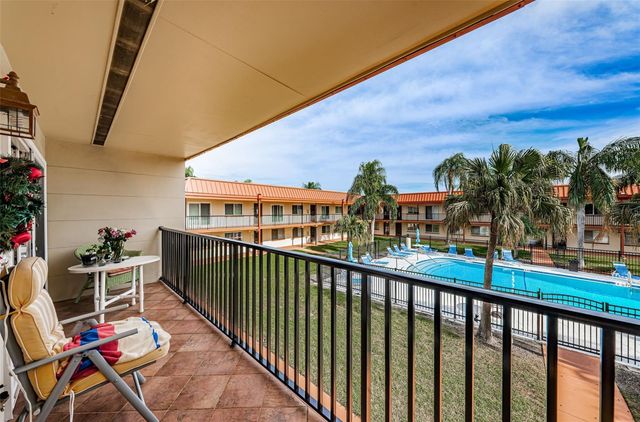 10365 PARADISE BOULEVARD 16, Treasure Island, FL 33706