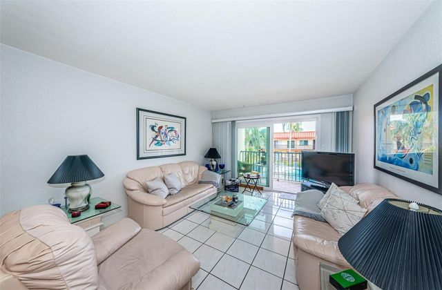 10365 PARADISE BOULEVARD 16, Treasure Island, FL 33706
