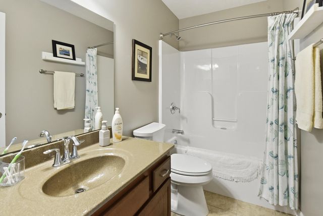 5327 HARDINGS LANDING Road, Council Bluffs, IA 51501