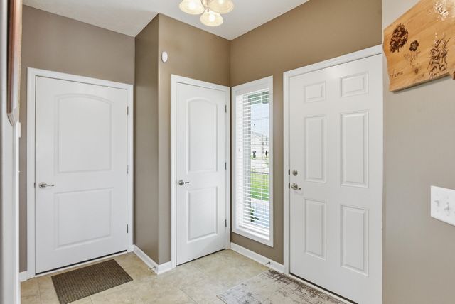5327 HARDINGS LANDING Road, Council Bluffs, IA 51501