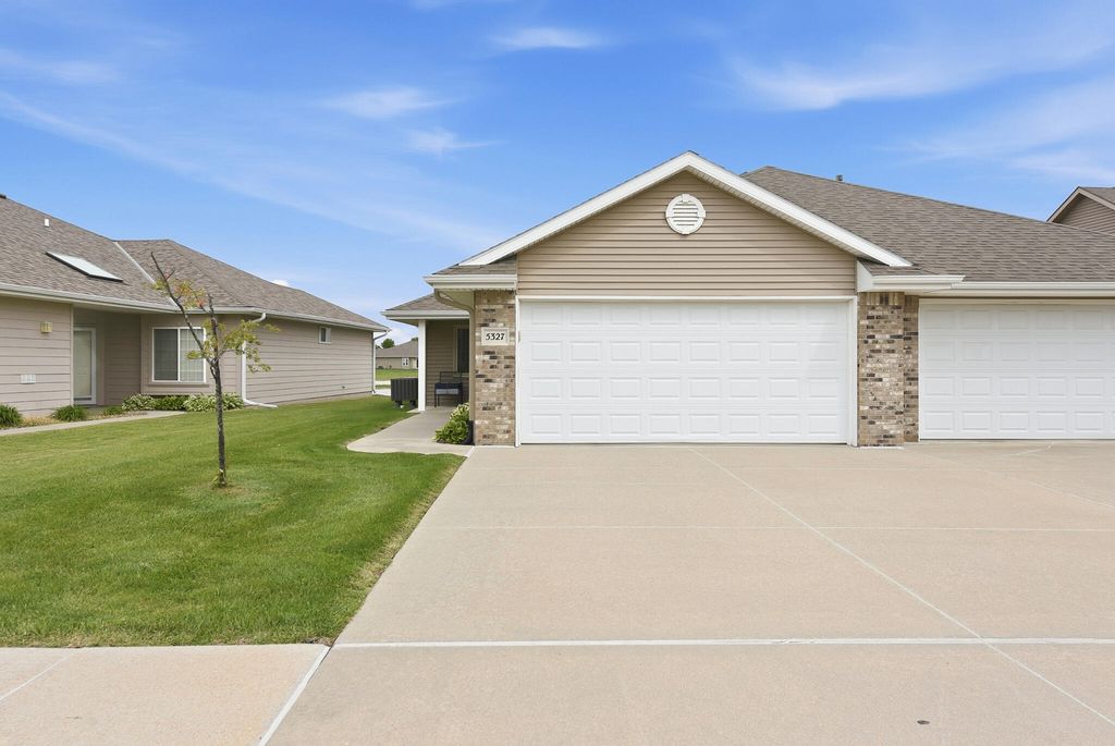 5327 HARDINGS LANDING Road, Council Bluffs, IA 51501